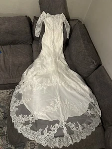 Ivory Lace Fitted Off The Shoulder Morilee Wedding Dress With Train Size 10 - Picture 1 of 11