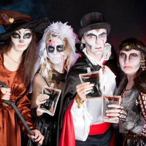 50pcs 250ml Blutbeutel Getränk Trinken Beutel Vampir Halloween Party Fasching DE - Bild 1 von 6
