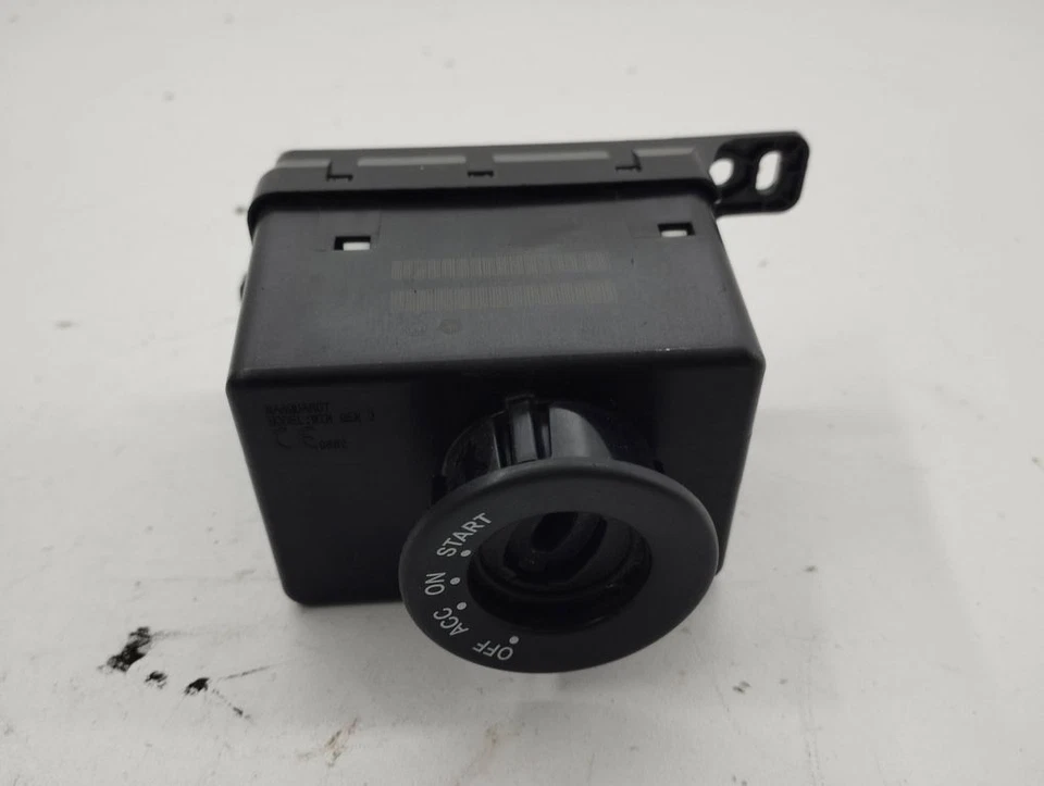 Chrysler Voyager 2008 Ignition Switch Lock Barrel Key 068210155ab AMD94601 - Image 1 of 4