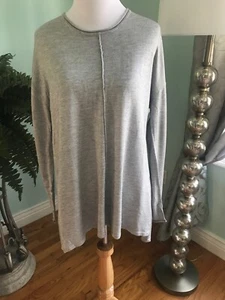 Brand New Women’s Lt. Gray Long Sleeve T Shirt Scoop Neck Hi Low Hem - Picture 1 of 3