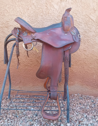 15.5 CRS ultra light western saddle