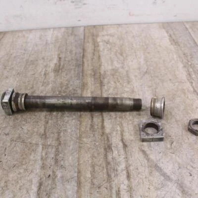 Honda CRF250R 2016 eje trasero con espaciadores y bloques de ajuste Foto 1 de 4