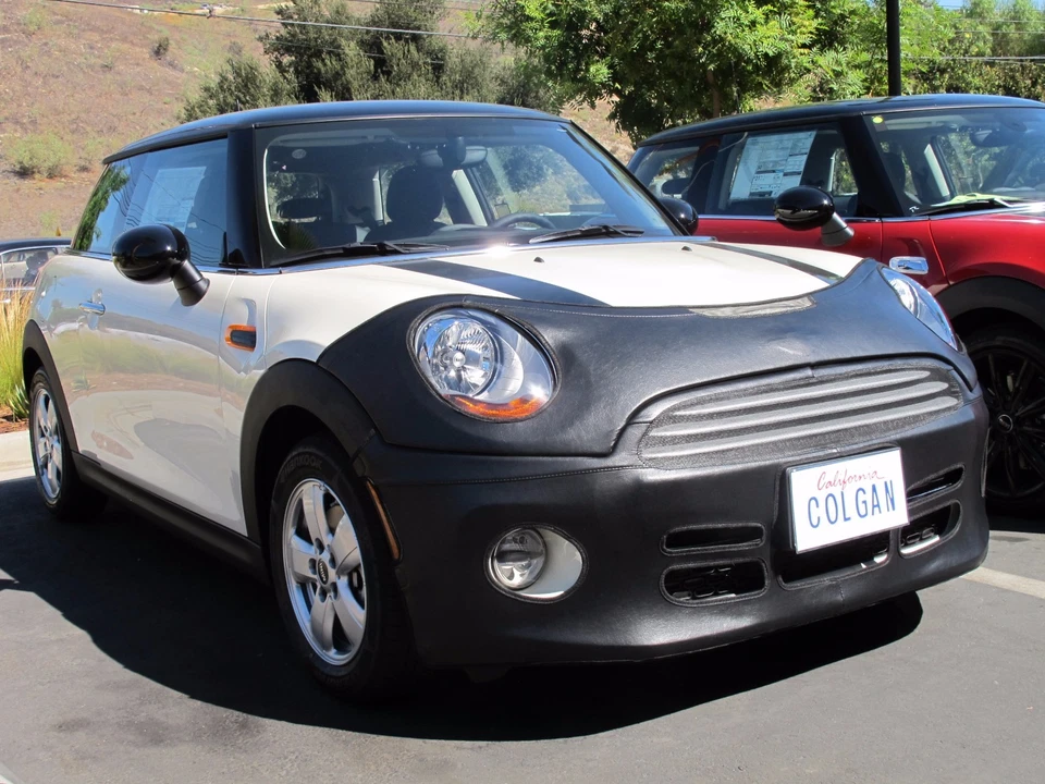 Бюстгальтер-маска Colgan передний конец 2 шт. подходит для Mini Cooper Hardtop 2dr. 14-2015 W/O Lic.Pla. - Изображение 1 из 1