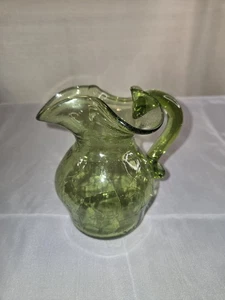 Vintage mundgeblasen Crackle Glas kleiner Krug grün 5" Rüschen Top - Bild 1 von 7