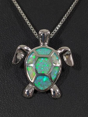 Collar colgante tortuga con incrustación de ópalo sintético verde cadena tono plata Foto 1 de 4