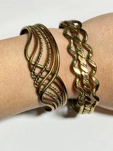 Bracciale Vintage Lotto 2 Ottone Rame Artigianale Twisted MEtal Patina Pesante RR1625 - Foto 1 di 6