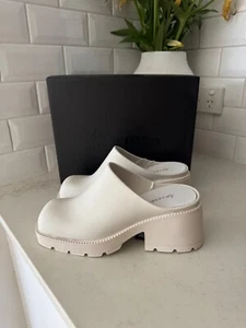 Brand New - Cream Clogs / Platform Heels / Mules - Size 7 - Picture 1 of 2