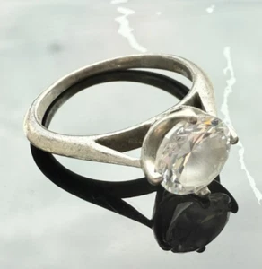 CLASSIC DAINTY 925 STERLING SILVER 8 mm. WHITE TOPAZ SOLITAIRE RING SIZE 7 - Picture 1 of 14