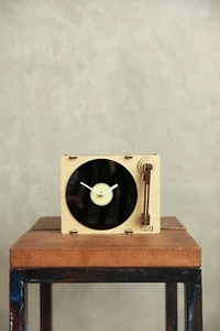 Augustree Turntable Clock Wooden Model Kit - Picture 1 of 5