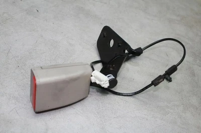 Belt lock belt back right Peugeot 508 SW I 8E Built 13 - Image 1 of 4