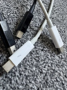2 X Apple 2m Thunderbolt 2 Cable - 2 metre long 2m tb2 to tb2 cables - Bild 1 von 4