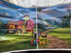 Disney Encanto - 10 verschiedene Figuren - Spielmatte/ Poster. Tortendeko. - Bild 1 von 11