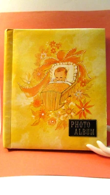 QUERIDO ÁLBUM DE FOTOS VINTAGE - BEBÉ EN CUNA - ¡MOTIVO FLOWER POWER AMARILLO Y NARANJA! Foto 1 de 4