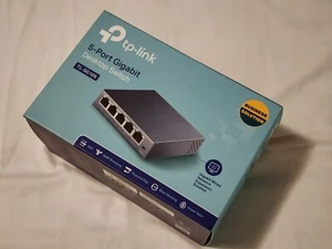 TP-LINK TL-SG105 5-Port Unmanaged 1000Mbps/10Gbps Desktop Switch - Picture 1 of 5