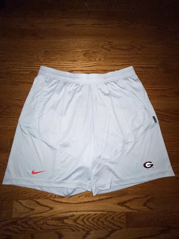 Nike Men’s Georgia Bulldogs On Field Player Sz Large Shorts Cover