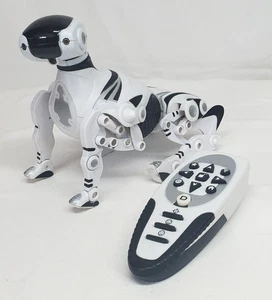 Vintage 2005 WowWee ROBOPET Robot Dog RC Remote Controlled Interactive Pet WORKS - Picture 1 of 9