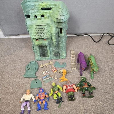Vtg. 1981 MOTU He-Man Masters of The Universe Castle Grayskull Lot + Figures - Image 1 of 4