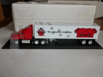 Matchbox Convoy CCY02 - Ford Aeromax - Red Dog - 1/100 Scale - NEW - Image 1 of 4