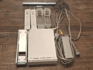 Nintendo Wii White Console System RVL-001 1 Controller & Cords *Tested & Working - Bild 1 von 16