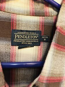 women’s Petite S  pendleton flannel shirt