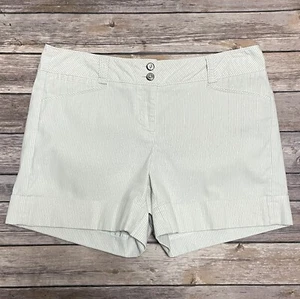 White House Black Market Ivory Beige Stripe Cuffed Shorts 6 Textured 4.75 Inseam - Picture 1 of 6