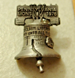 PENNSYLVANIA LIONS 1976~LIBERTY BELL LIONS CLUB PIN - Picture 1 of 4