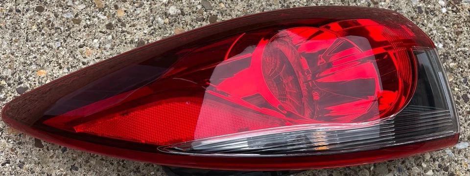 MAZDA 6 LANTERNA TRASEIRA GENUÍNA LATERAL ESQUERDA PASSENEGR 2013-2019 GHK1-51150 sedã - Imagem 1 de 4