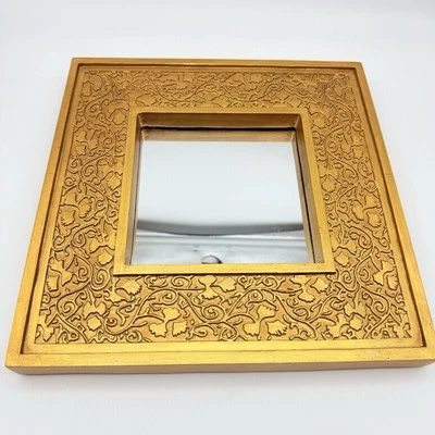 Espejo de pared grueso de diseño de vidrio pesado tono dorado ornamentado Foto 1 de 4