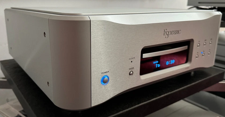 Esoteric K-03XD High-End SACD CD-Spieler DA-Wandler Aussteller  OVP Silber - Bild 1 von 4