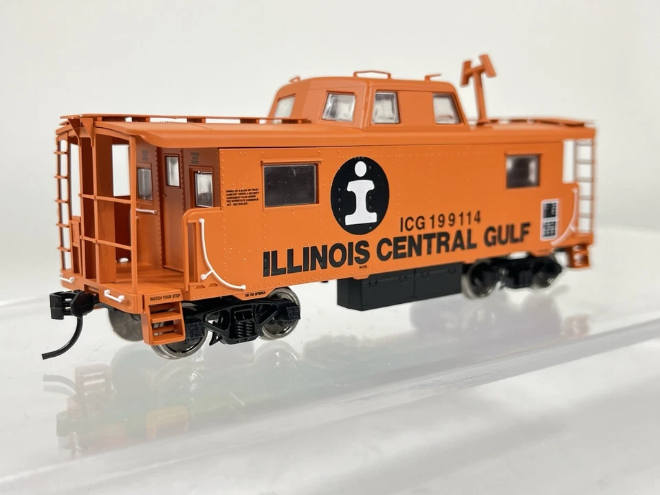 Bowser HO Illinois Central Gulf ICG #199114 N8 Caboose - Image 1 of 4