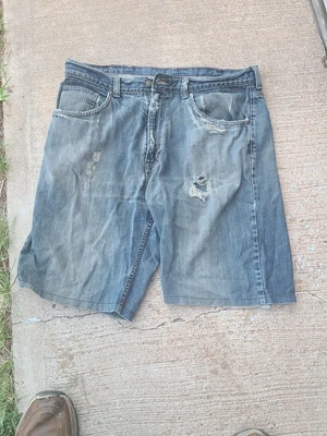 CLAIBORNE DISTRESSED MENS SHORTS SIZE 36/38 DISTRESSED - Image 1 of 3
