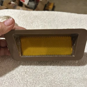 1975 1976 Chevrolet Caprice Impala Passenger Side RH Front Fender Marker Light - Picture 1 of 15