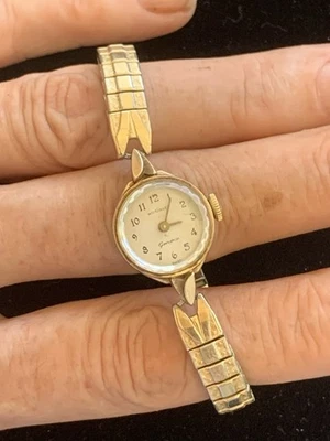 "Reloj Wittnauer vintage para damas bisel relleno de oro de 10 quilates Ginebra suizo funcionando 6""" Foto 1 de 4