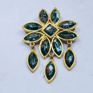 Green and gold toned dangle pin Celebrity signed Vintage Brooch J14 - Picture 1 of 9