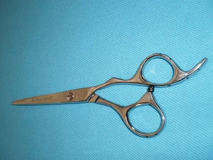 TIJERA DE BORDE DE AFEITAR, TIJERA DE PELUQUERÍA PROFESIONAL, CIZALLA HERA, NITIDEZ ALEMANA - Imagen 1 de 4