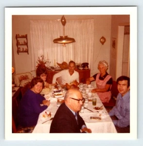 Foto De Colección Familia Cena Domingo Años 70 Arte Encontrado SYB33 - Imagen 1 de 1