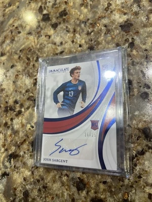 Autógrafo Panini Immaculate Sapphire Josh Sargent 2018/19 RC/25 USMNT Foto 1 de 2