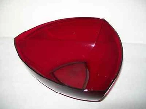 Tupperware Dreieck Dreieck 16 Tassen Servierschüssel Acryl Rubinrot Selten Neu NLA - Bild 1 von 5