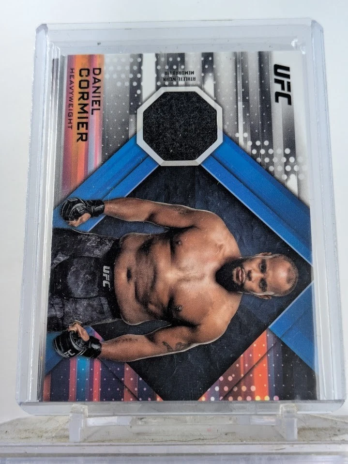 2019 Topps UFC Knockout Relics Blue /150 Daniel Cormier #KR-DC - Image 1 of 2