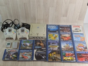 Sega Dreamcast Videospielkonsole + 17 Spiele + 2 Controller + VMU + Rumble - Bild 1 von 11