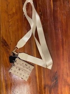 Cell Phone Strap with Change Purse- NWOT - Photo 1 sur 1