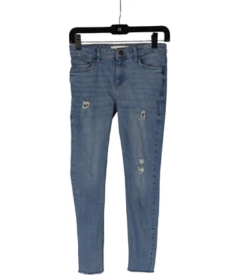 Pantalones de mezclilla para mujer Mango 2 azul lavado claro desgastado dobladillo deshilachado recortados Isa Foto 1 de 4