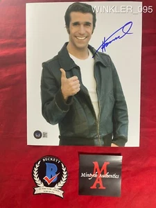 HENRY WINKLER AUTOGRAPHED SIGNED 8x10 PHOTO! HAPPY DAYS! FONZIE! BECKETT COA! - Picture 1 of 5