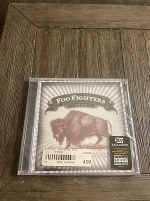 CD MADNESS-CLEAN,MUSIC JUNKIE,HOARDER DIED-FOO FIGHTERS-FIVE SONGS AND A COVER Foto 1 de 4