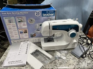 Brother XL2600i máquina de coser en caja abierta - Imagen 1 de 4
