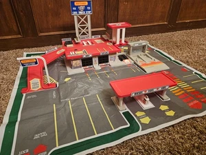 Vintage 1983 Matchbox Highway Express Car/Truck Stop - Picture 1 of 7