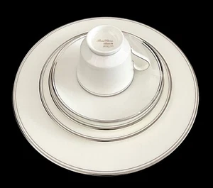 Ambientazione vintage Mikasa Narumi Briarcliffe Bone China 5 pezzi nuovissima - Foto 1 di 14