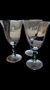 3 copas de cristal Turda vintage hechas en Rumania con tallos de vidrio iridiscente - Imagen 1 de 8