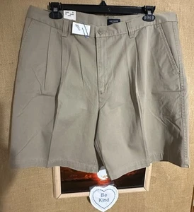 NWT Dockers Weathered Gab Short men’s 40 tan loose pleated solid zipper pockets - Picture 1 of 6