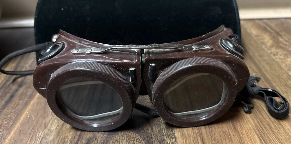 Gafas de seguridad de soldadura Willson Kover-mor Steampunk antiguas lentes verdes ¡Bonitas! Foto 1 de 4